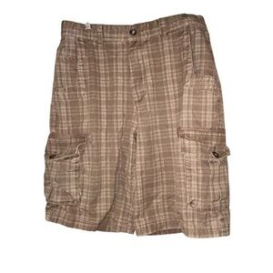 Cabela’s Casuals Men’s Tan Plaid Cargo Shorts 11” inseam‎ Cotton Size 34